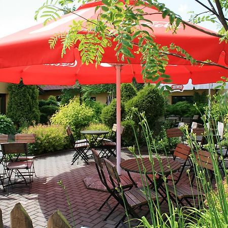 Hotel Kuznia Oberza Polska Лисомице Екстериор снимка