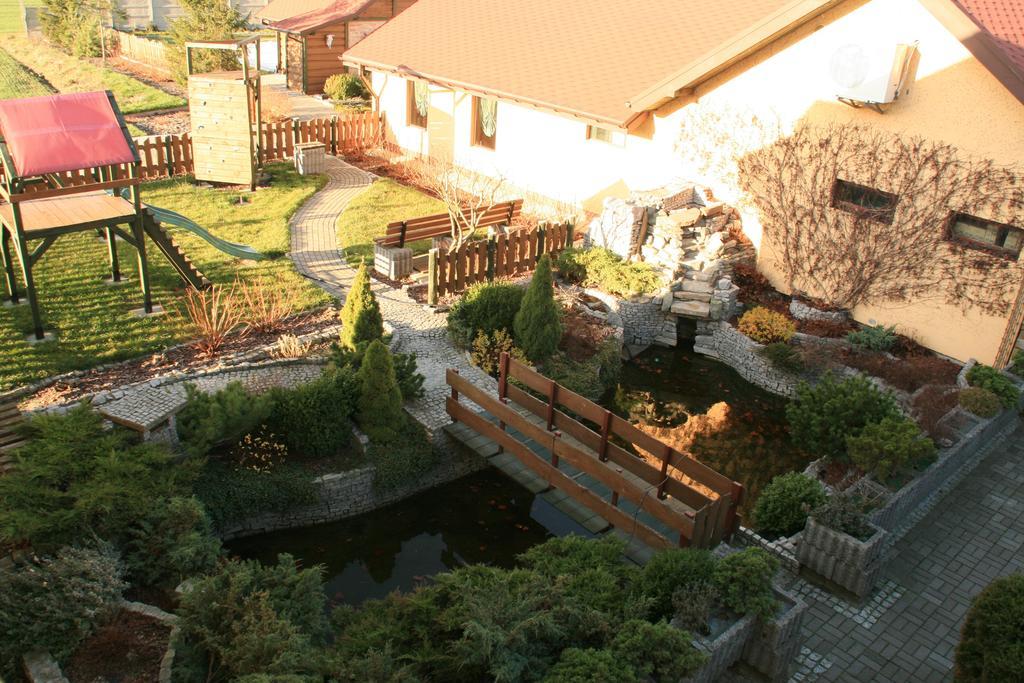 Hotel Kuznia Oberza Polska Лисомице Екстериор снимка