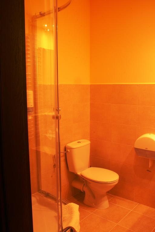 Hotel Kuznia Oberza Polska Лисомице Стая снимка