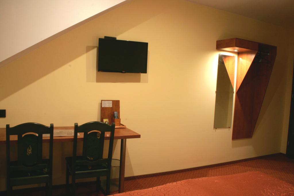 Hotel Kuznia Oberza Polska Лисомице Стая снимка